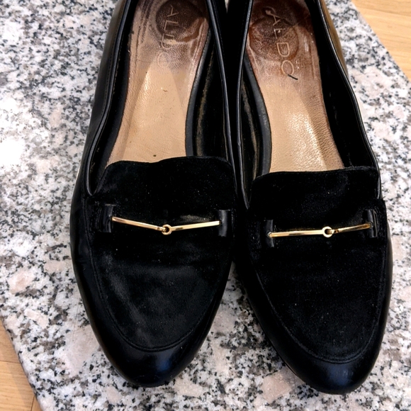 Flats - Picture 1 of 2